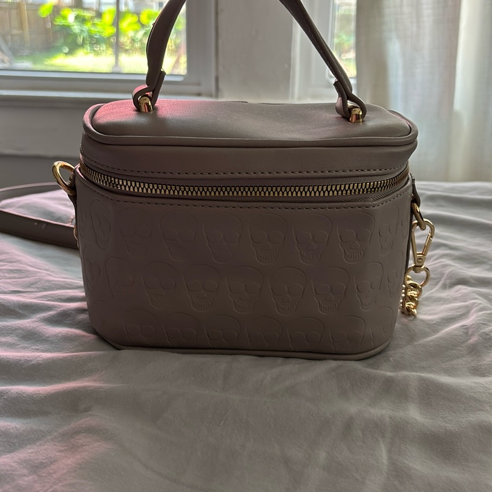 Betsy Johnson handbag with lilac skull print & accessories NWOT